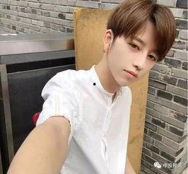 娱乐圈吃瓜小哥微博,揭秘明星幕后故事